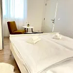 Isolated With A Swimming Pool Cove Tvrdni Dolac, Hvar - 6112 شقة